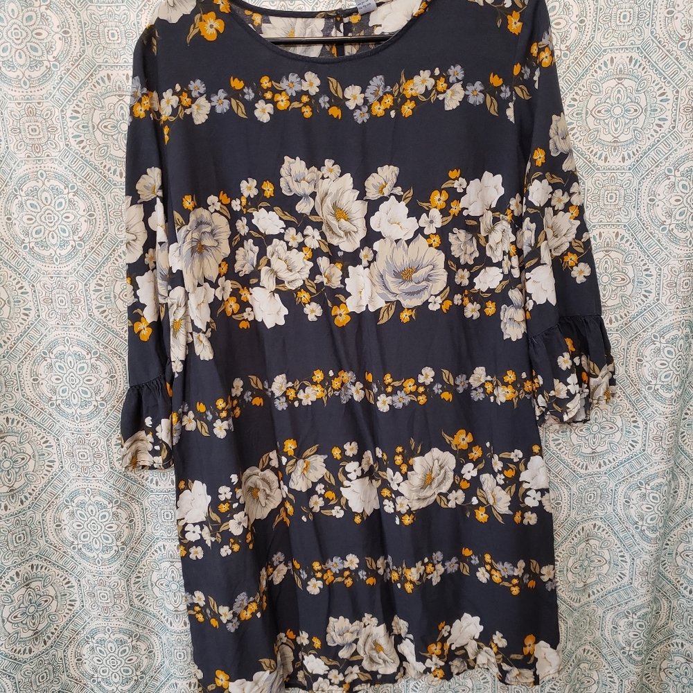 Dress - Picture 2 of 5